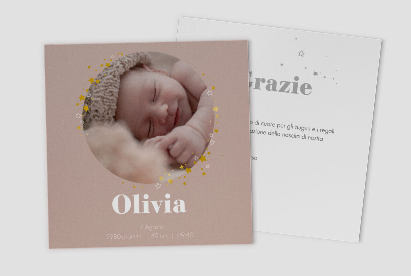 Un biglietto di ringraziamento con foto di un neonato e il nome Olivia.