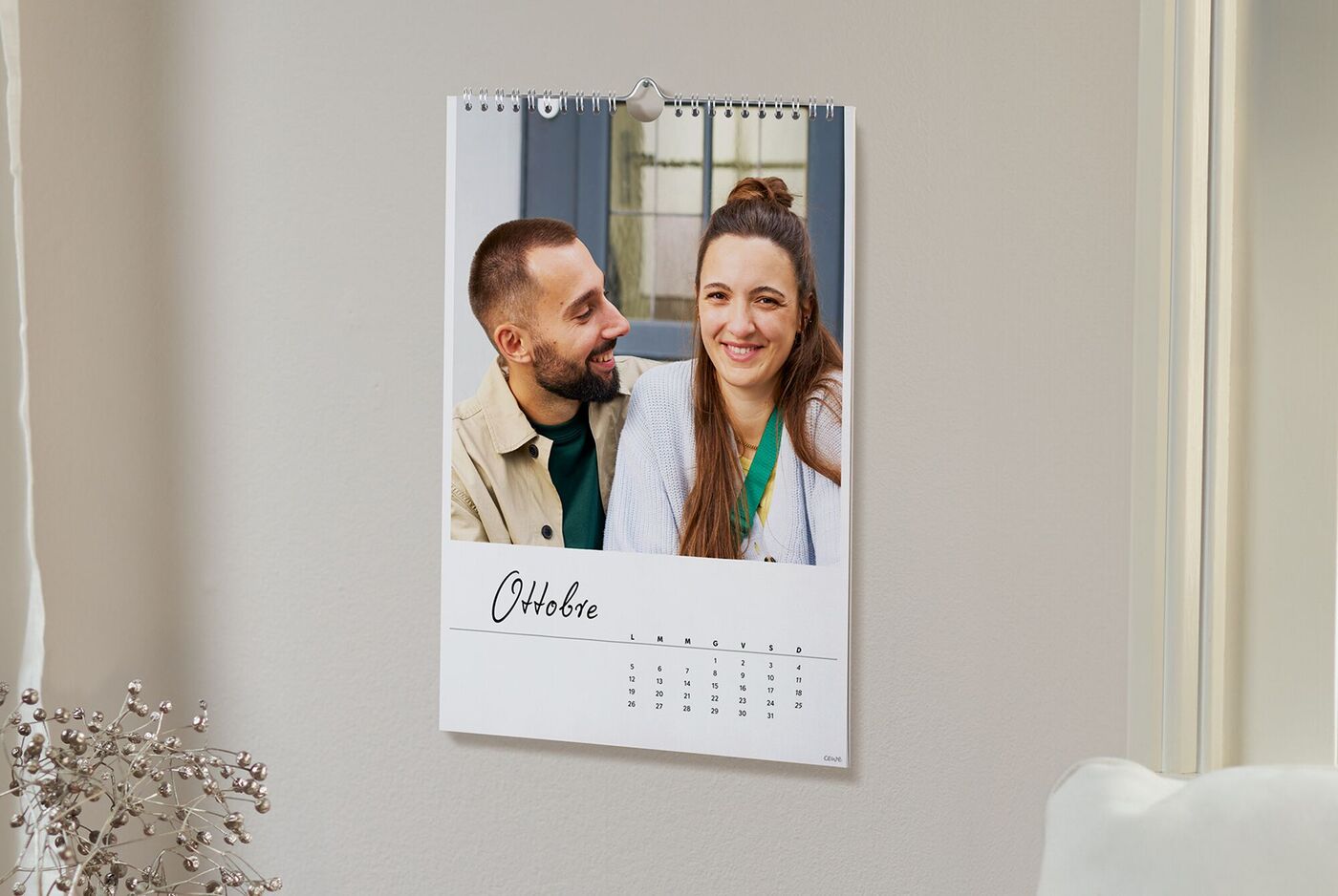 Calendario da parete A4 personalizzato con la foto di due amiche